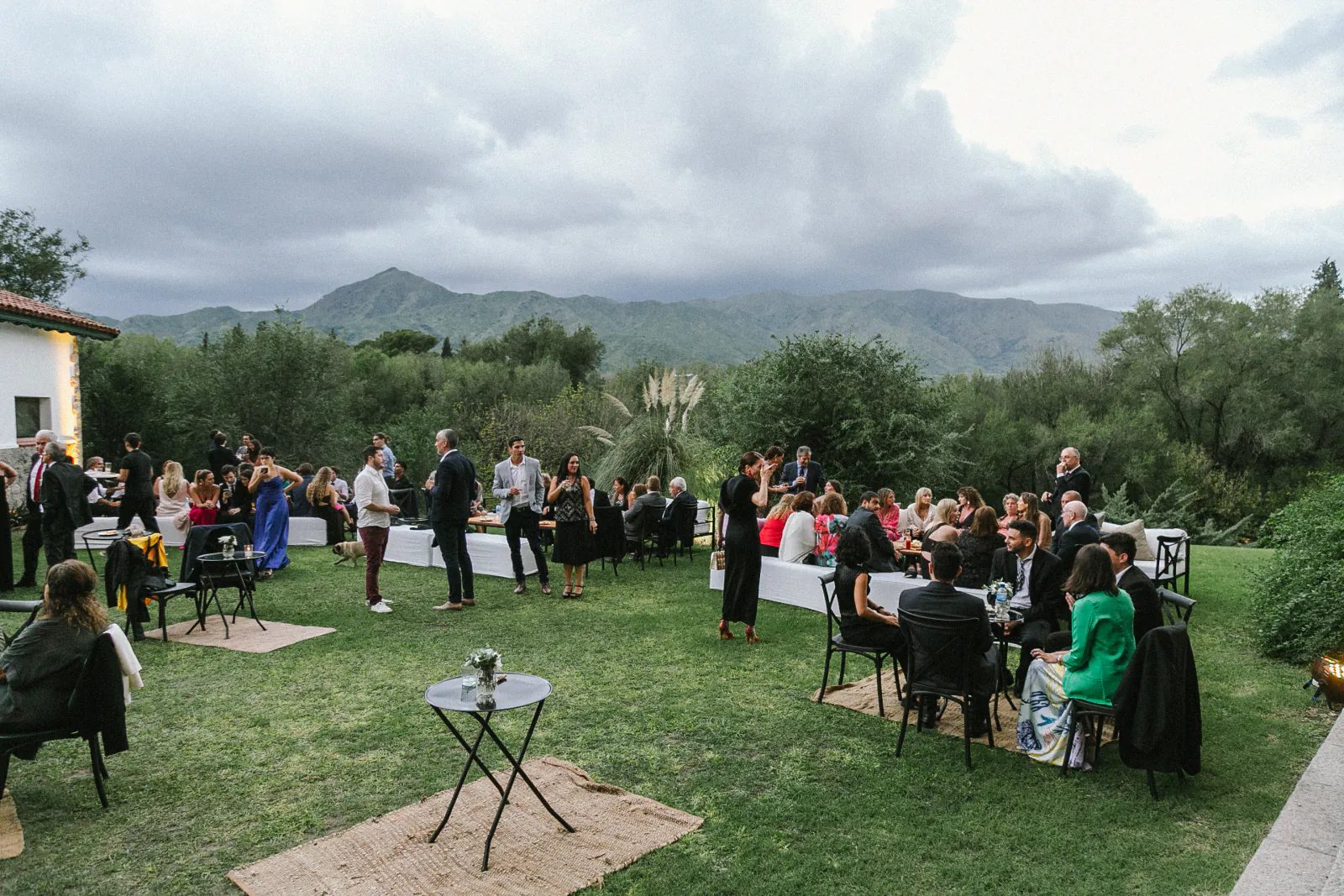 Cóctel de casamiento con vista a las sierras de Cosquín